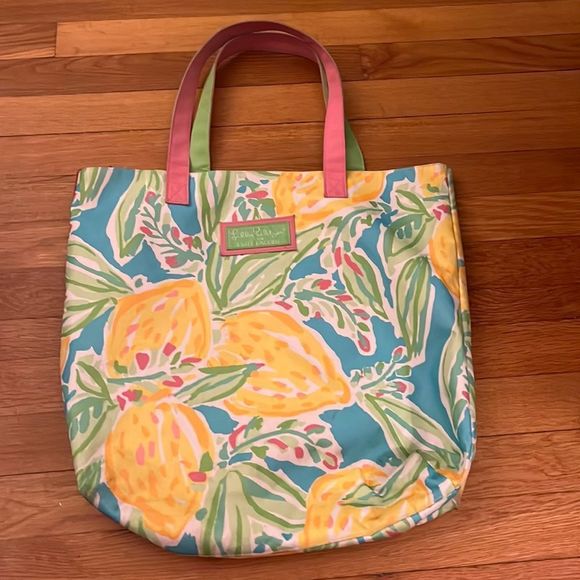 Lilly Pulitzer Handbags - 𝅺lilly Pulitzer • Lilly Pulitzer for Estée Lauder GUC canvas tote •3/$30